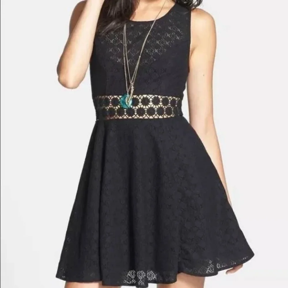 Free People Lace Daisy Cut-Out Waist Mini Dress-Size4 Swifty